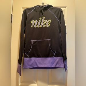 Nike hooded therma-fit sweatshirt